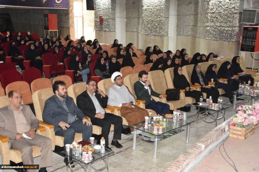 جلسه جهاد تبیین، اصول و فنون تدریس با حضور اساتید آموزشکده فنی و حرفه ای دختران کرمانشاه