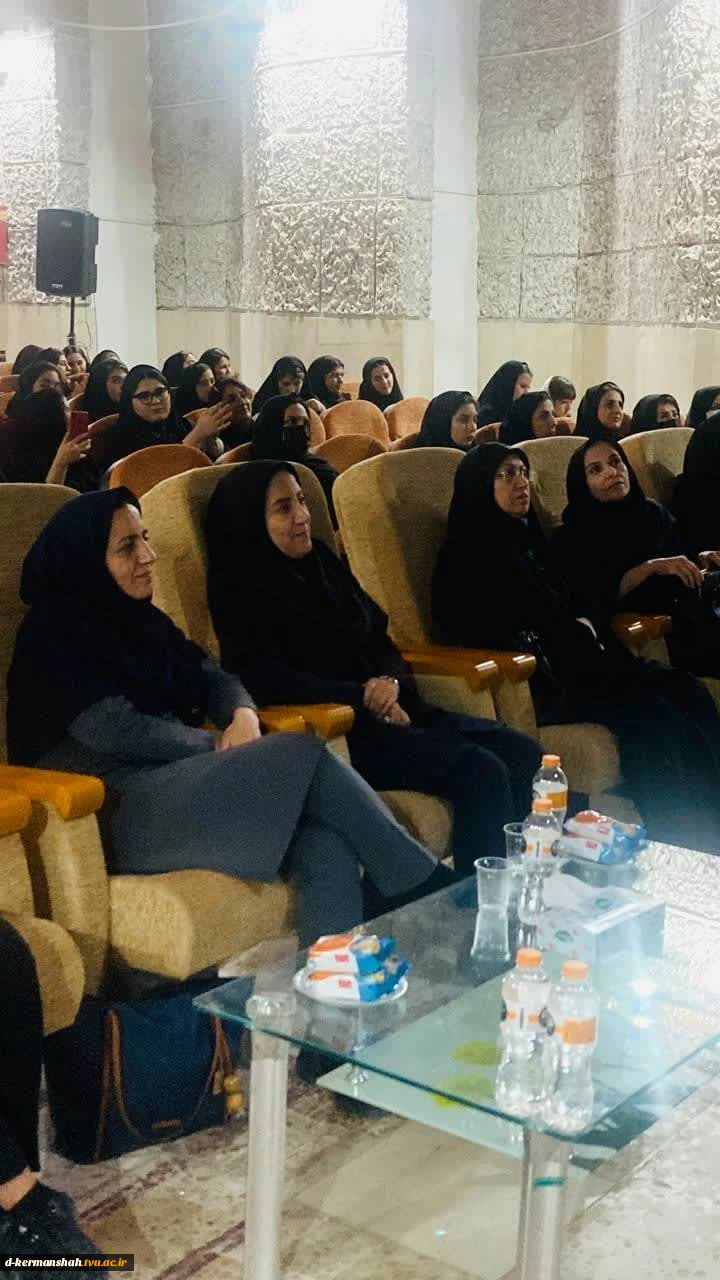 آیین استقبال از دانشجویان نو ورود دانشکده فنی و حرفه ای دختران کرمانشاه 6