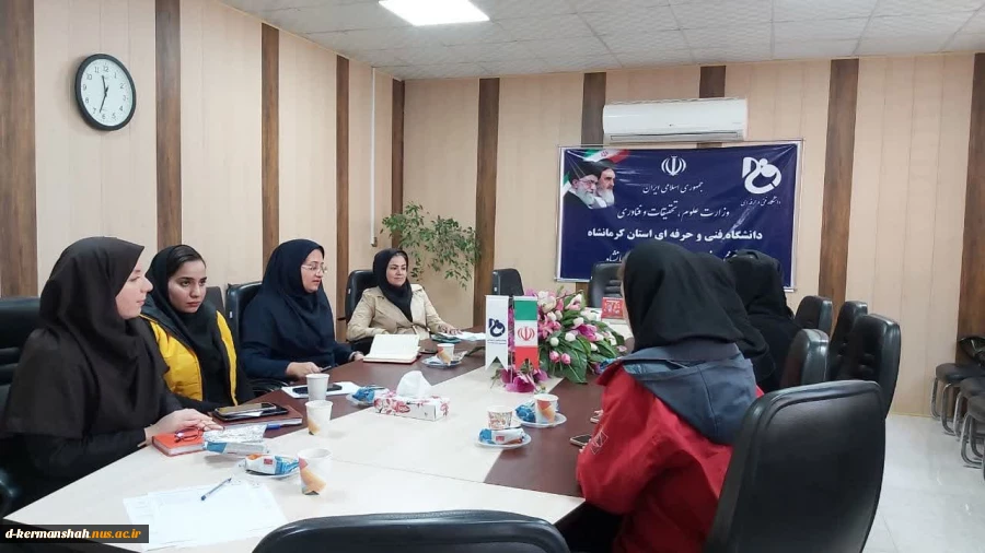 جلسه دانشجویان  منتخب رشته صنایع شیمیایی با منتورها شتابدهنده شیمی یار کوشا 2