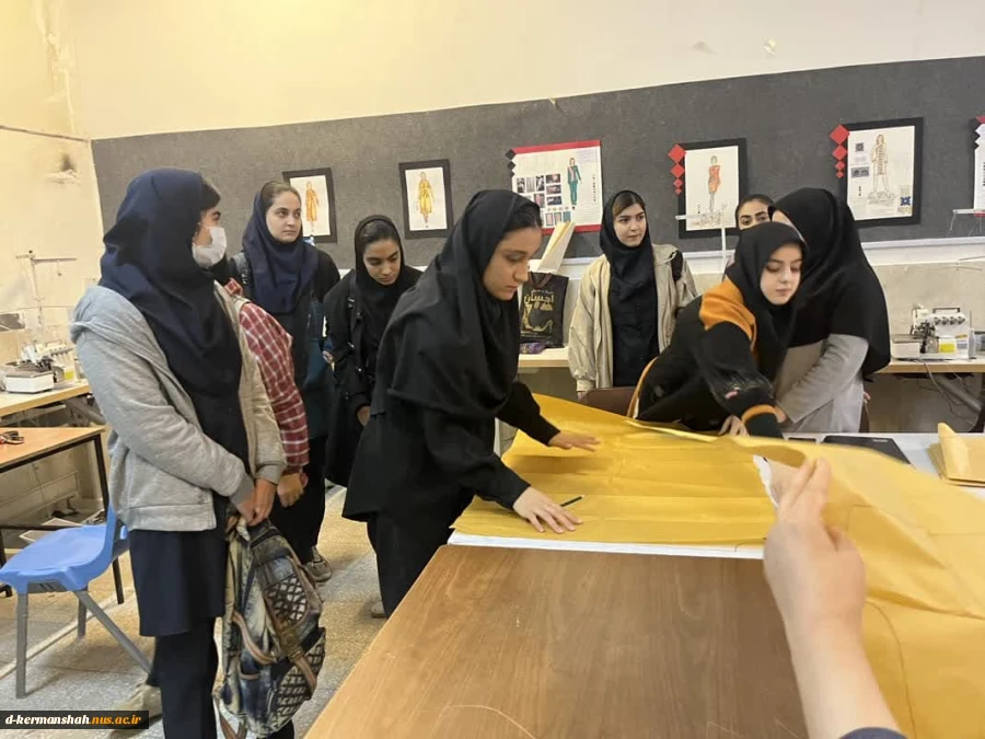 به مناسبت هفته جهانی  کار افرینی (GWA) در روز چهارشنبه 24 ابان ماه  بازدید همگانی (OPEN DAY) 6