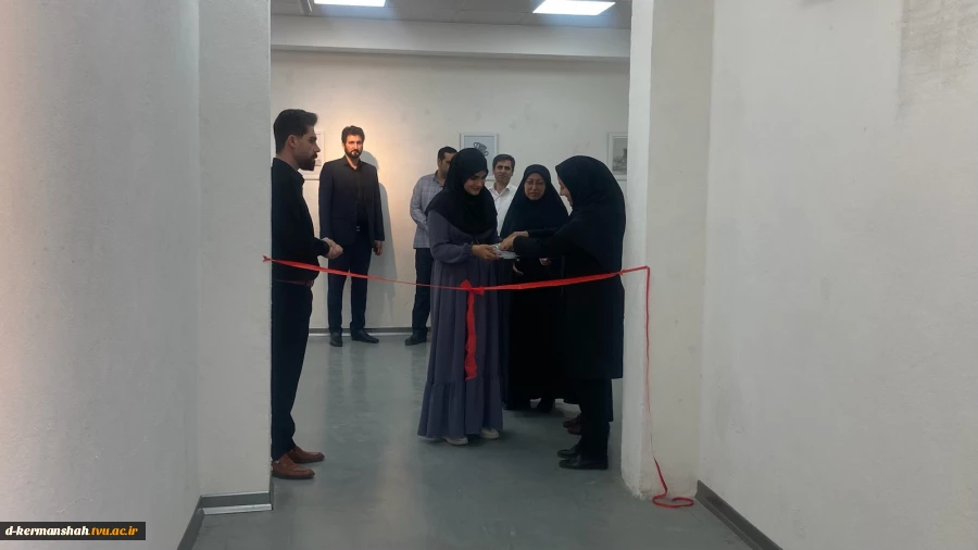 نمایشگاه آثار هنرهای تجسمی دانشجویان در مجتمع فرهنگی-هنری شهید آوینی 2