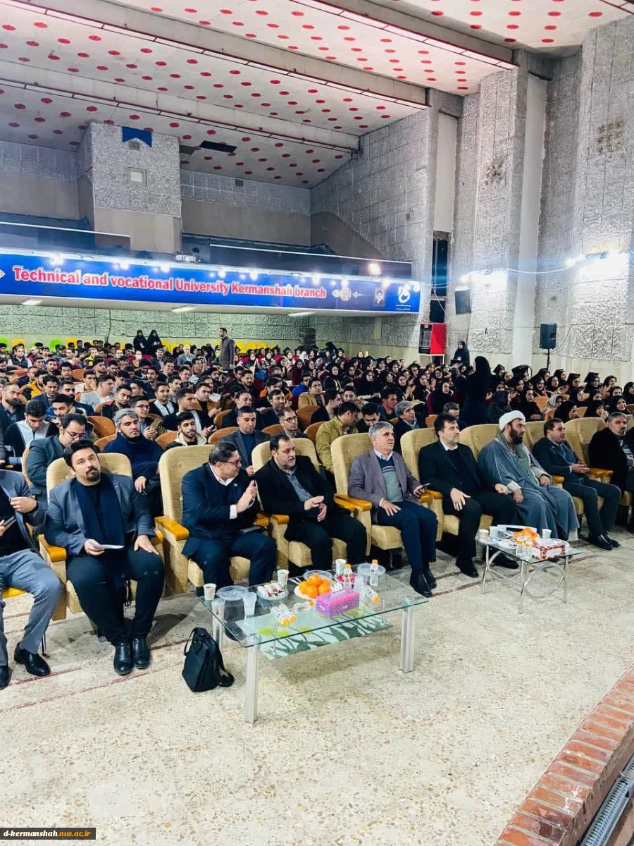 برگزاری جشن فارغ التحصیلی و تجلیل از پژوهشگران برتر و بزرگداشت دهه بصیرت در دانشگاه ملی مهارت استان کرمانشاه 5