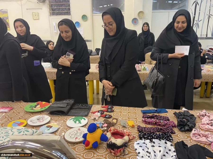 برپایی بازارچه دانشجویی به همت واحد کارآفرینی و ارتباط با صنعت دانشگاه ملی مهارت واحد دختران کرمانشاه 3