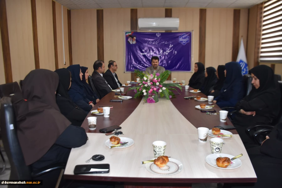 دیدار نوروزی ریاست دانشگاه ملی مهارت واحد استان کرمانشاه با پرسنل مرکز دختران در سال 1404                                                                            2