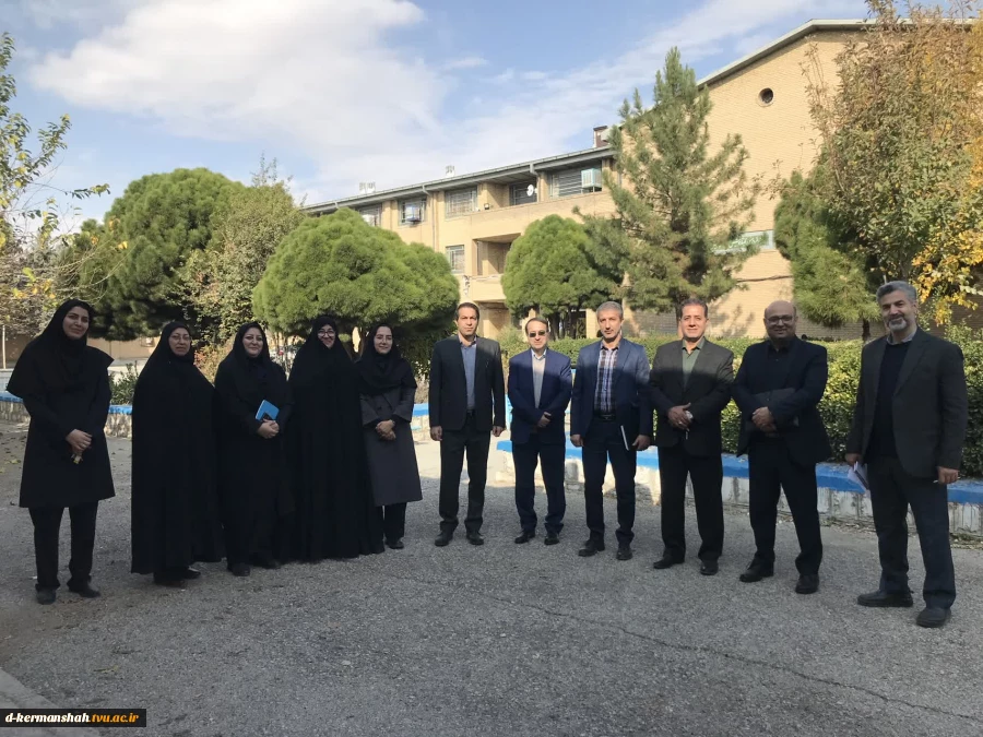 بازدید جمعی از مسئولین سازمان مرکزی ازدانشگاه ملی مهارت واحد دختران کرمانشاه 2