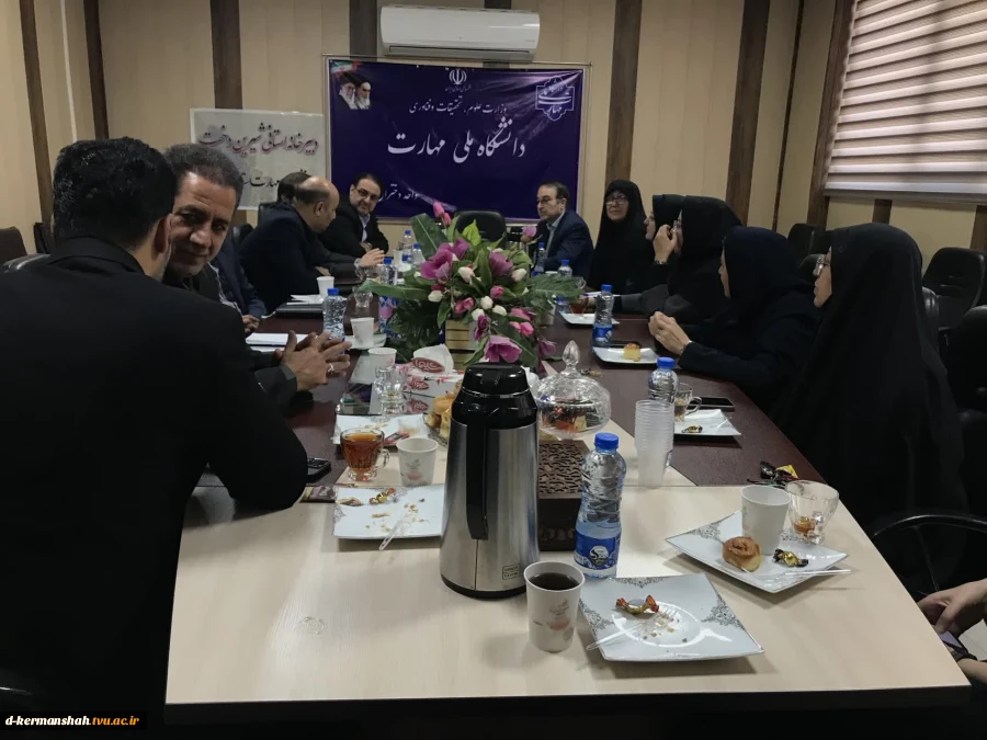 بازدید جمعی از مسئولین سازمان مرکزی ازدانشگاه ملی مهارت واحد دختران کرمانشاه 4