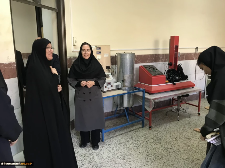 بازدید جمعی از مسئولین سازمان مرکزی ازدانشگاه ملی مهارت واحد دختران کرمانشاه 7