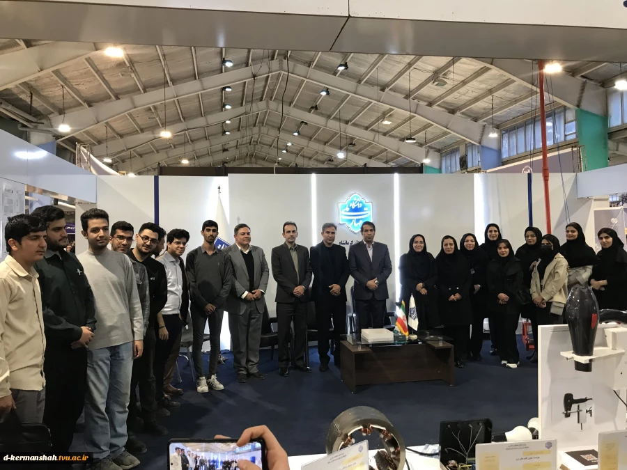 غرفه دانشگاه ملی مهارت واحد استان کرمانشاه در بیست و پنجمین نمایشگاه هفته پژوهش و فناوری 2